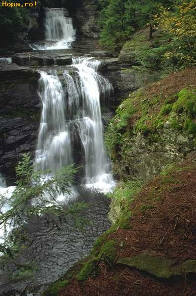 Peisaje - Cascada la munte