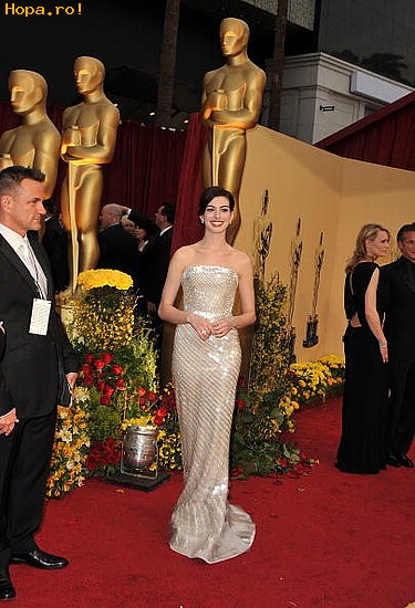 Celebritati - Oscar 2009 - Anne Hathaway