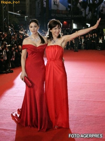 Celebritati - Sophie Marceau si Monica Belluci