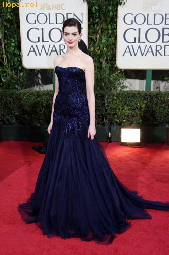 Celebritati - Golden Globes 2009 - Anne Hathaway